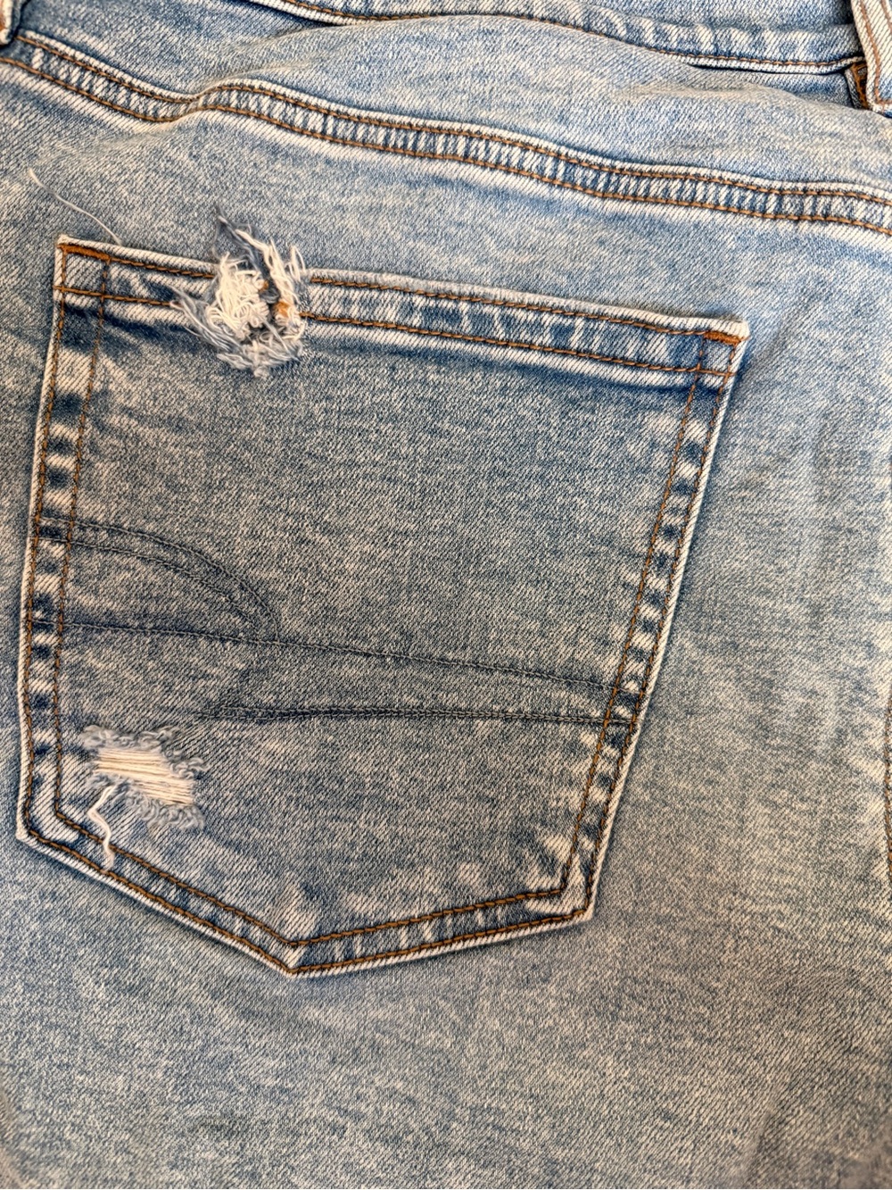 American Eagle Relaxed Short Light Wash Distressed Denim Cutoff Shorts Size 16 - Picture 5 of 11
